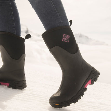 Muck Boot Arctic Ice Women's Mid Boots #colour_black-pink